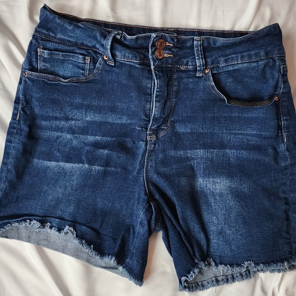 Royalty For Me Dark Blue Jean Shorts Womans Size 12 - Picture 1 of 6